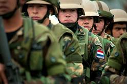 800px-Paraguayan_marines_at_Ancon_Marine_Base_2010-07-19