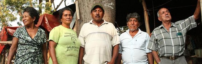 Lina Ramírez Dorantes, Flora, Margarito, Marciano Cruz y Rodolfo Chávez, activistas del Cecop. / Foto: Emma Gascó.