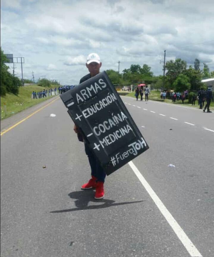 menos_armas_mas_educacion_honduras.jpg