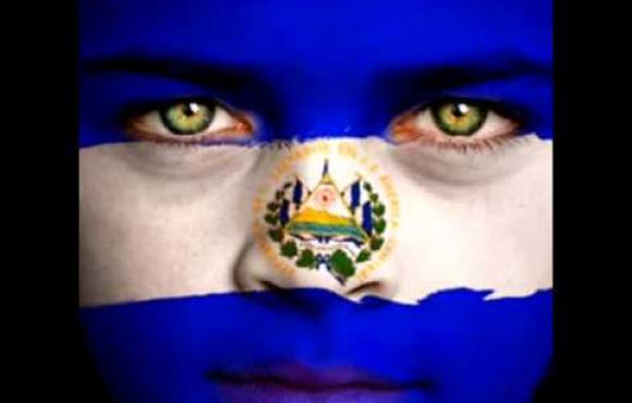 Resultado de imagen para el salvador bandera en rostro