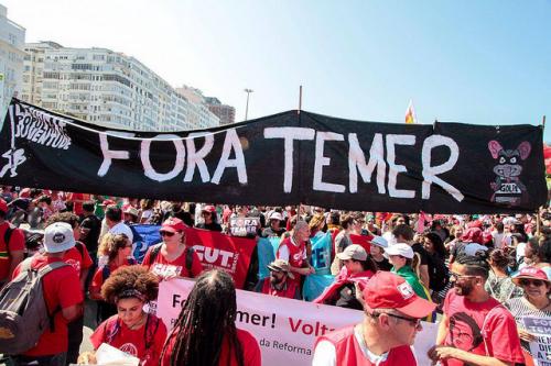 Foto: Concentração do ato ocorreu em frente ao Copacabana Palace Mídia NINJA / Adriano Choque cala olim