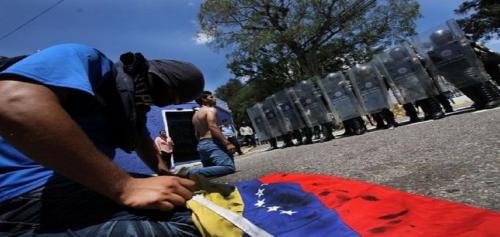 Foto: OtraMirada enmascarado policias small