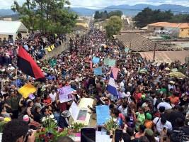 Pueblo hondureño acompaña a Berta en su funeral funeral bertha custom