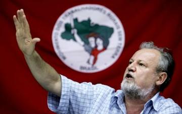 Líder do MST diz que saída de Dilma só agravaria crise Joao Pedro Stedile