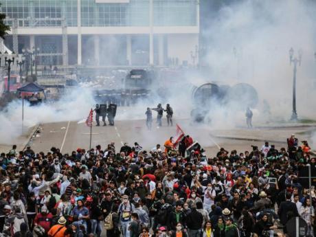 Foto: Joka Madruga/APP Sindicato Professores atacados por policiais Curitiba