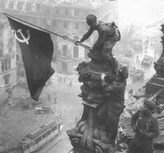 30 abril 1945   bandera de la Unión Soviética Reichstag 30 04 1945   bandera USoviética   Reichstag