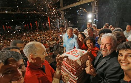 Lula e o presidente do PT, Rui Falcão, na festa de aniversário do partido, no sábado 27.   Foto: Ricardo Stuckert / Instituto Lula  lula falcao