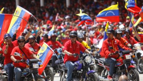 Manifestación de los “motorizados” en apoyo al proceso bolivariano. Foto: Correo del Orinoco motorizados correo del orinoco