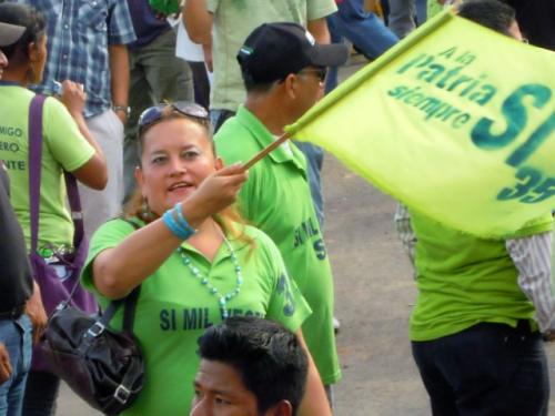 mujer bandera ap mujer bandera ap small