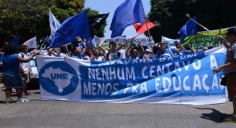 nenhum centro a menos pra educacao