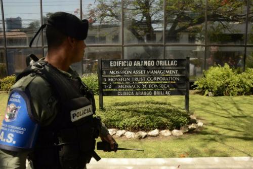 Houve buscas na sede panamenha da Mossack. Mas a ordem neoliberal é a maior culpada   Foto: inShare policia panama
