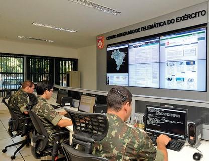 Centro de Defensa Cibernética del Ejército brasileño. Foto: Ministerio de la Defensa vigilancia brasil f ministerio de defensa mobile